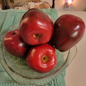 Faux 5 red apples, red delicious; without display bowl.